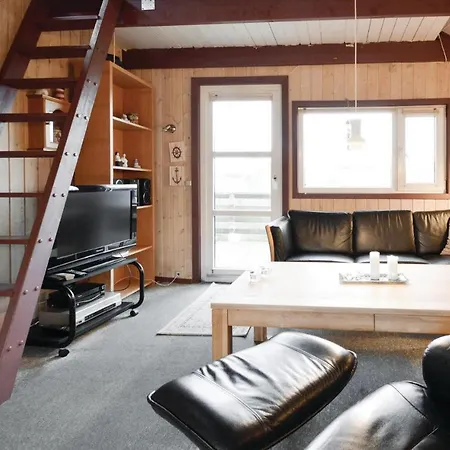 Semesterbostad Two-bedroom Holiday In